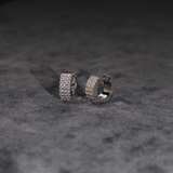 Huggie Hoop Oorbellen (Wit Goud)