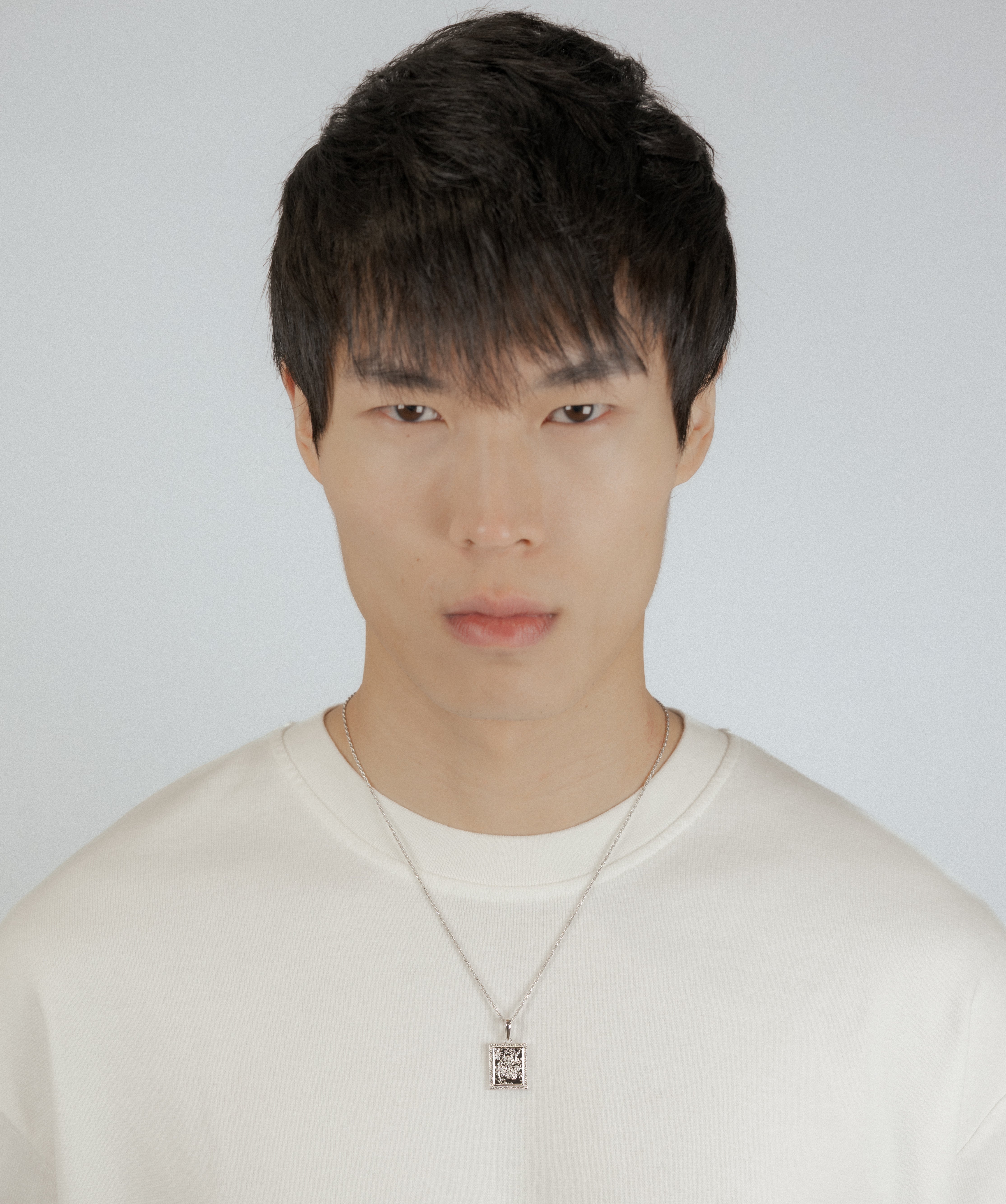 Floral Pendant — White Gold view 2 | colour:white