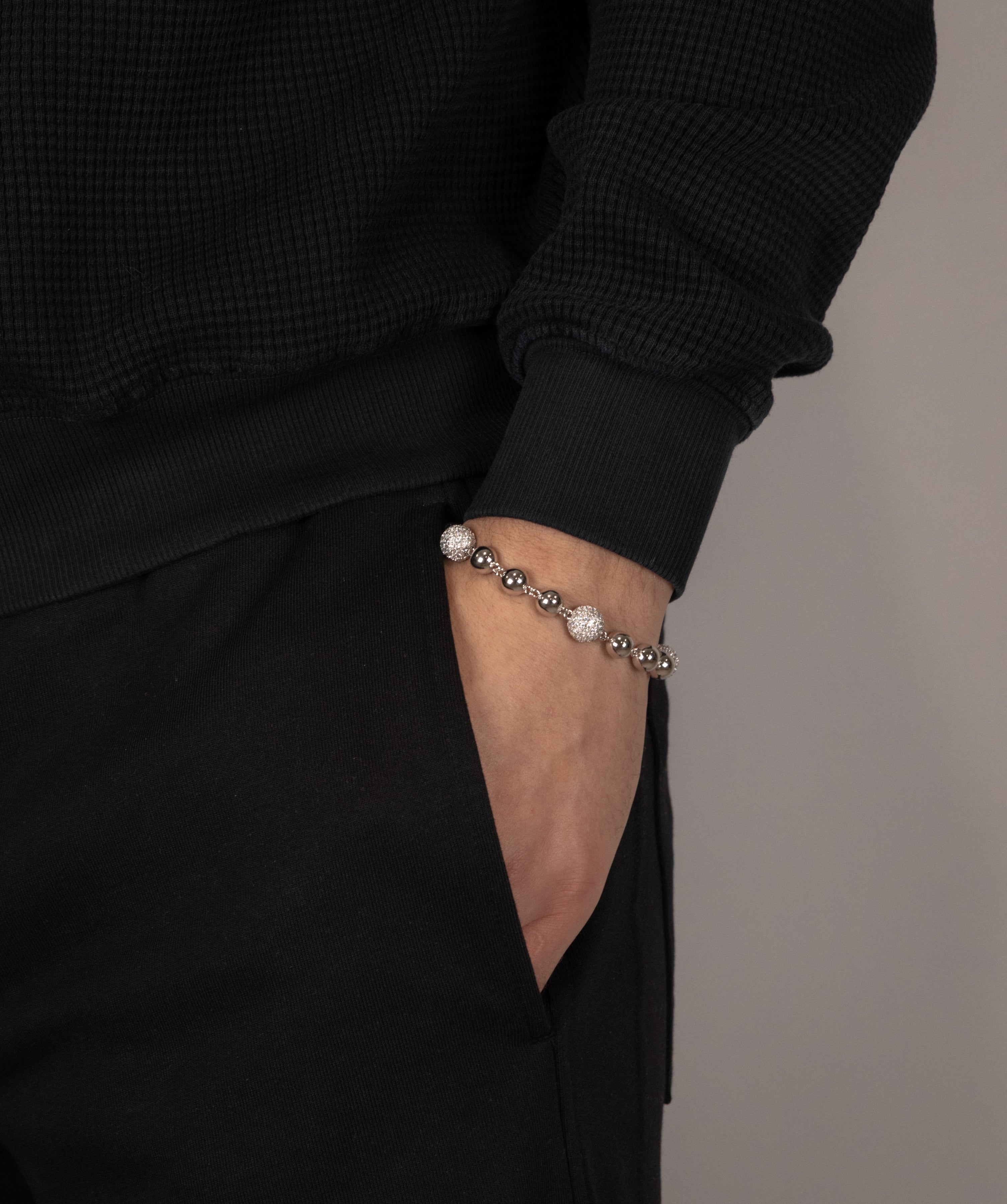 Mixed-Size Ball Bracelet — White Gold view 2 | colour:white