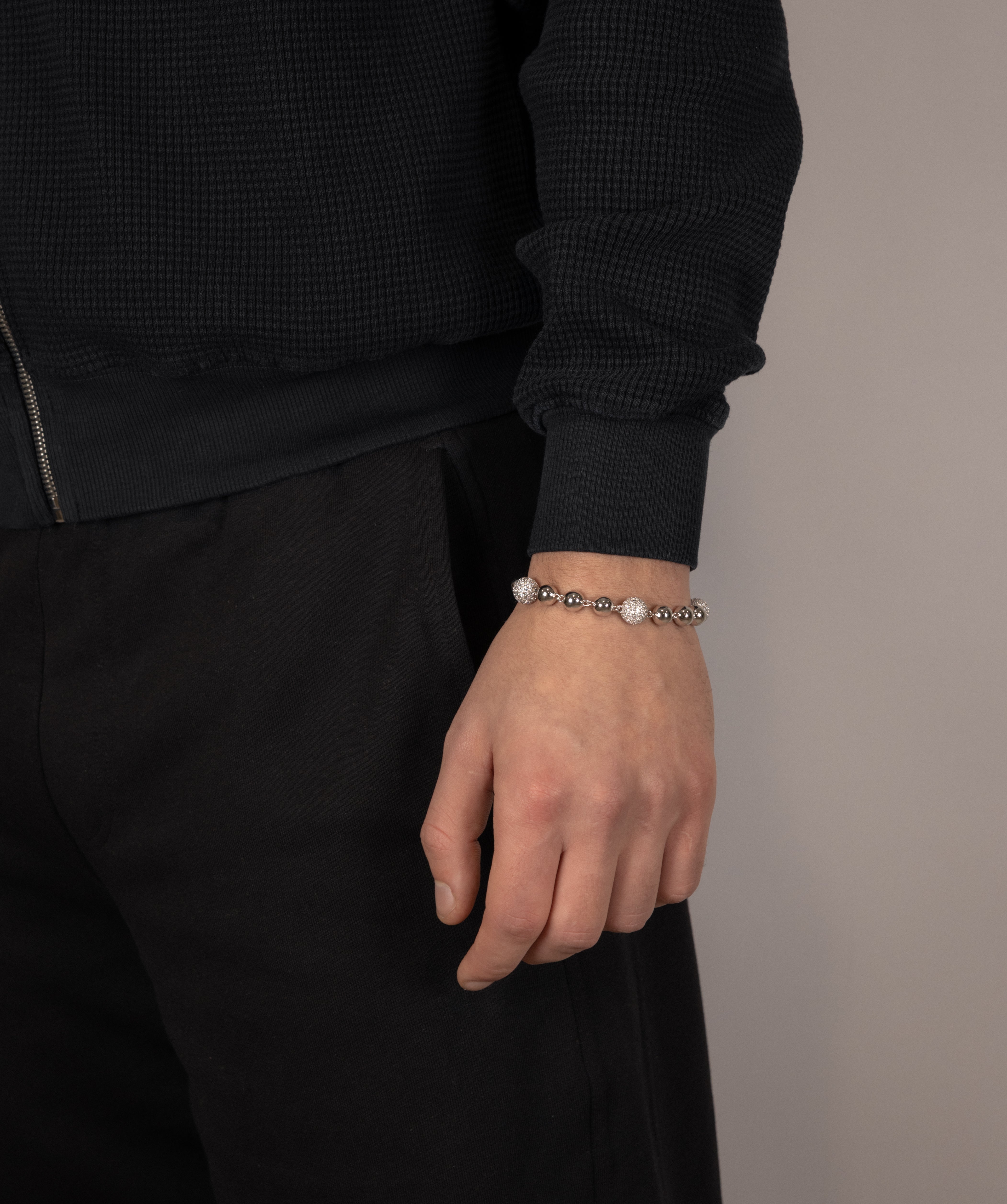 Mixed-Size Ball Bracelet — White Gold view 3 | colour:white