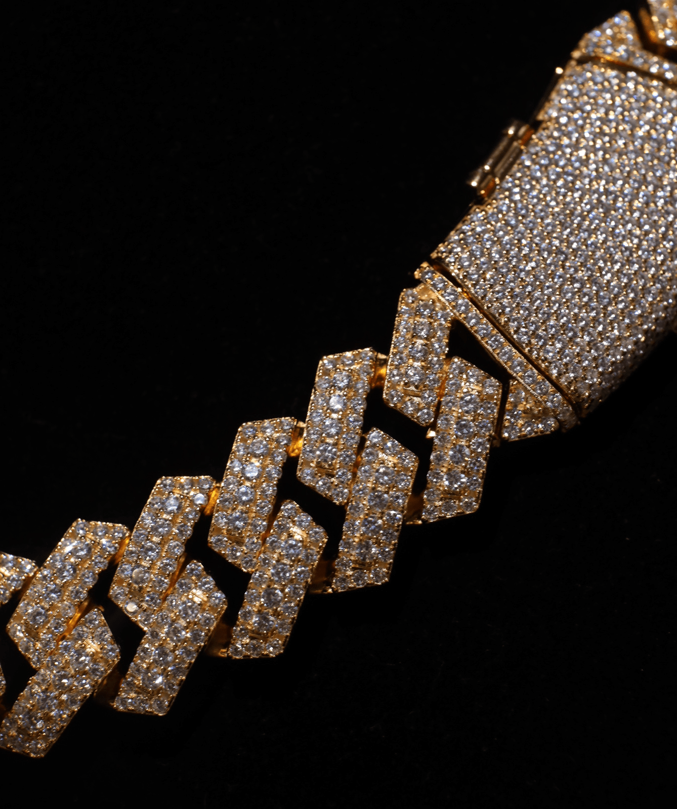 Italian gold Prong chain, 19mm Prong Cuban Link Chain (Gold)